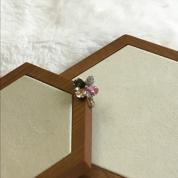 Multi-Crystals Flower Ring - Picture 6 of 6